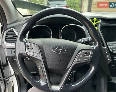 Белый Хендай Гранд Санта Фе, объемом двигателя 2.2 л и пробегом 231 тыс. км за 19197 $, фото 14 на Automoto.ua