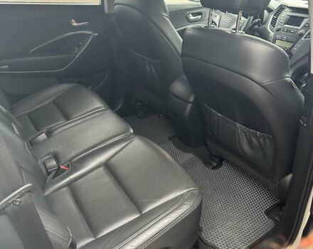 Белый Хендай Гранд Санта Фе, объемом двигателя 2.2 л и пробегом 187 тыс. км за 19800 $, фото 5 на Automoto.ua