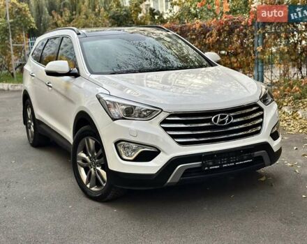Белый Хендай Гранд Санта Фе, объемом двигателя 2.2 л и пробегом 218 тыс. км за 18500 $, фото 2 на Automoto.ua