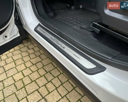 Белый Хендай Гранд Санта Фе, объемом двигателя 2.2 л и пробегом 231 тыс. км за 19197 $, фото 3 на Automoto.ua