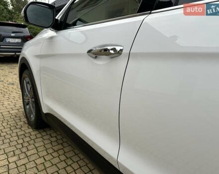 Белый Хендай Гранд Санта Фе, объемом двигателя 2.2 л и пробегом 231 тыс. км за 19197 $, фото 114 на Automoto.ua