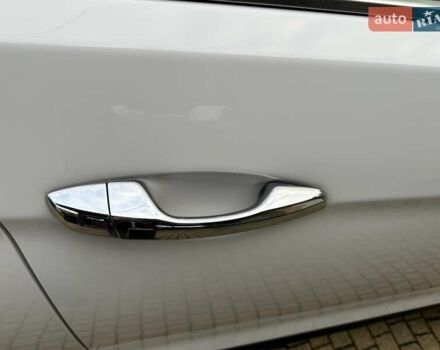 Белый Хендай Гранд Санта Фе, объемом двигателя 2.2 л и пробегом 231 тыс. км за 19197 $, фото 135 на Automoto.ua