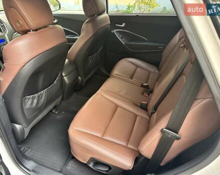 Белый Хендай Гранд Санта Фе, объемом двигателя 2.2 л и пробегом 218 тыс. км за 18500 $, фото 5 на Automoto.ua