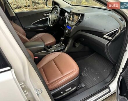 Белый Хендай Гранд Санта Фе, объемом двигателя 2.2 л и пробегом 218 тыс. км за 18500 $, фото 6 на Automoto.ua