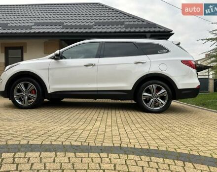 Белый Хендай Гранд Санта Фе, объемом двигателя 2.2 л и пробегом 231 тыс. км за 19197 $, фото 1 на Automoto.ua