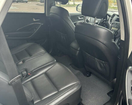 Белый Хендай Гранд Санта Фе, объемом двигателя 2.2 л и пробегом 187 тыс. км за 19800 $, фото 6 на Automoto.ua