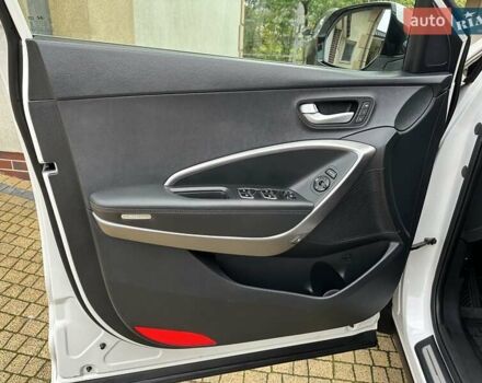 Белый Хендай Гранд Санта Фе, объемом двигателя 2.2 л и пробегом 231 тыс. км за 19197 $, фото 141 на Automoto.ua