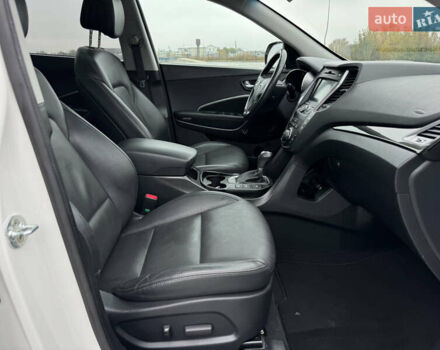 Белый Хендай Гранд Санта Фе, объемом двигателя 2.2 л и пробегом 149 тыс. км за 20777 $, фото 25 на Automoto.ua