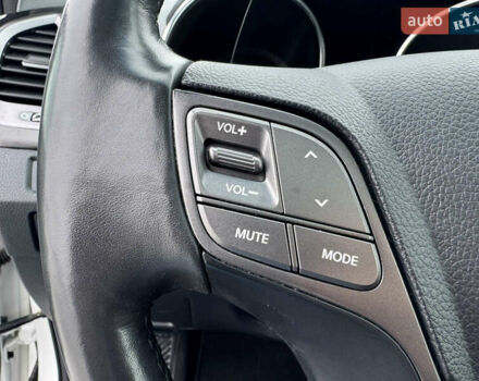 Белый Хендай Гранд Санта Фе, объемом двигателя 2.2 л и пробегом 149 тыс. км за 20777 $, фото 36 на Automoto.ua