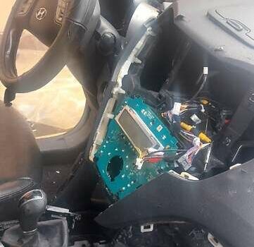 Белый Хендай Гранд Санта Фе, объемом двигателя 2.2 л и пробегом 246 тыс. км за 5000 $, фото 11 на Automoto.ua