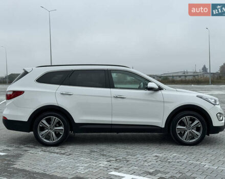 Белый Хендай Гранд Санта Фе, объемом двигателя 2.2 л и пробегом 149 тыс. км за 20777 $, фото 3 на Automoto.ua