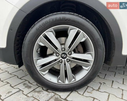 Белый Хендай Гранд Санта Фе, объемом двигателя 2.2 л и пробегом 149 тыс. км за 20777 $, фото 11 на Automoto.ua