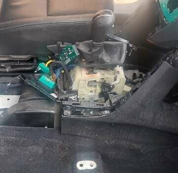 Белый Хендай Гранд Санта Фе, объемом двигателя 2.2 л и пробегом 246 тыс. км за 5000 $, фото 8 на Automoto.ua