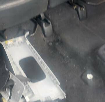 Белый Хендай Гранд Санта Фе, объемом двигателя 2.2 л и пробегом 246 тыс. км за 5000 $, фото 12 на Automoto.ua