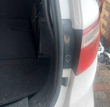 Белый Хендай Гранд Санта Фе, объемом двигателя 2.2 л и пробегом 246 тыс. км за 5000 $, фото 7 на Automoto.ua