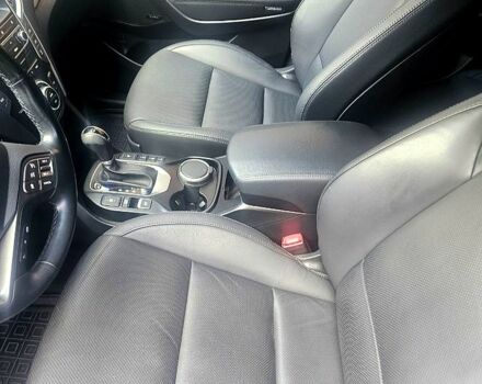 Белый Хендай Гранд Санта Фе, объемом двигателя 2.2 л и пробегом 124 тыс. км за 35000 $, фото 2 на Automoto.ua