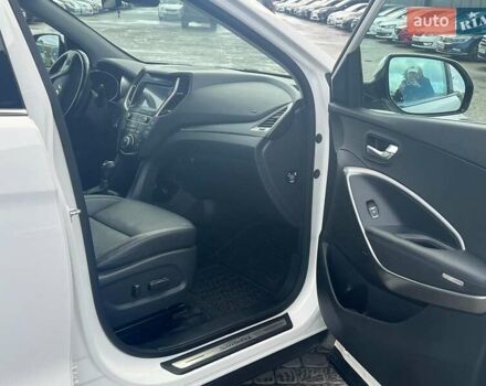 Белый Хендай Гранд Санта Фе, объемом двигателя 2.2 л и пробегом 124 тыс. км за 32580 $, фото 18 на Automoto.ua