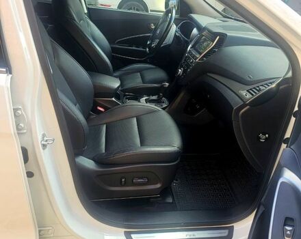 Белый Хендай Гранд Санта Фе, объемом двигателя 2.2 л и пробегом 124 тыс. км за 35000 $, фото 9 на Automoto.ua