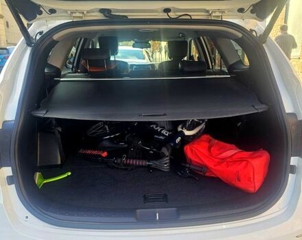 Белый Хендай Гранд Санта Фе, объемом двигателя 2.2 л и пробегом 124 тыс. км за 35000 $, фото 8 на Automoto.ua