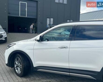 Белый Хендай Гранд Санта Фе, объемом двигателя 2.2 л и пробегом 124 тыс. км за 32580 $, фото 7 на Automoto.ua