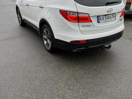 Белый Хендай Гранд Санта Фе, объемом двигателя 2.2 л и пробегом 220 тыс. км за 20500 $, фото 1 на Automoto.ua