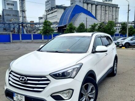 Хендай Гранд Санта Фє 2015 у Кам'янське (Дніпродзержинськ) на Automoto.ua Білий Хендай Гранд Санта Фє, об'ємом двигуна 3.3 л та пробігом 160 тис. км за 17500 $, фото 1 на Automoto.ua