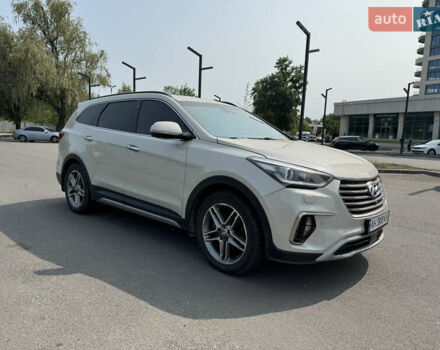 Бежевый Хендай Гранд Санта Фе, объемом двигателя 2.2 л и пробегом 130 тыс. км за 33000 $, фото 4 на Automoto.ua