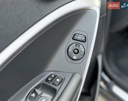 Черный Хендай Гранд Санта Фе, объемом двигателя 2.2 л и пробегом 65 тыс. км за 22700 $, фото 36 на Automoto.ua