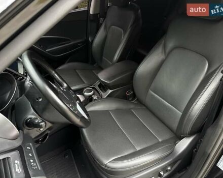 Черный Хендай Гранд Санта Фе, объемом двигателя 2 л и пробегом 158 тыс. км за 18400 $, фото 25 на Automoto.ua