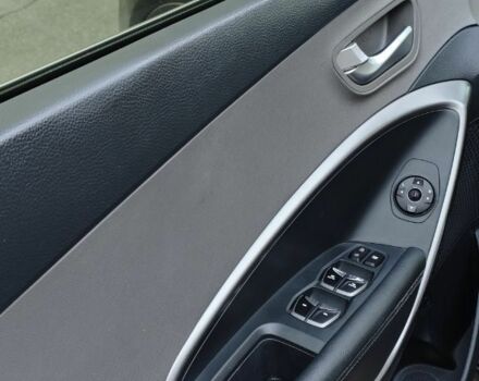 Чорний Хендай Гранд Санта Фє, об'ємом двигуна 0 л та пробігом 85 тис. км за 17100 $, фото 18 на Automoto.ua