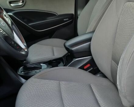 Чорний Хендай Гранд Санта Фє, об'ємом двигуна 0 л та пробігом 85 тис. км за 17100 $, фото 12 на Automoto.ua