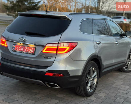 Серый Хендай Гранд Санта Фе, объемом двигателя 2.2 л и пробегом 132 тыс. км за 20999 $, фото 3 на Automoto.ua