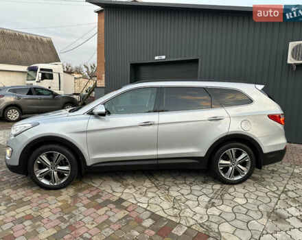 Серый Хендай Гранд Санта Фе, объемом двигателя 2.2 л и пробегом 162 тыс. км за 20700 $, фото 4 на Automoto.ua