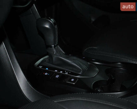 Серый Хендай Гранд Санта Фе, объемом двигателя 2.2 л и пробегом 119 тыс. км за 25900 $, фото 26 на Automoto.ua