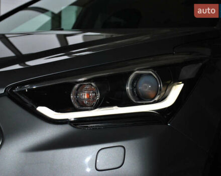 Серый Хендай Гранд Санта Фе, объемом двигателя 2.2 л и пробегом 119 тыс. км за 25900 $, фото 4 на Automoto.ua