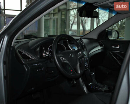 Серый Хендай Гранд Санта Фе, объемом двигателя 2.2 л и пробегом 119 тыс. км за 25900 $, фото 22 на Automoto.ua