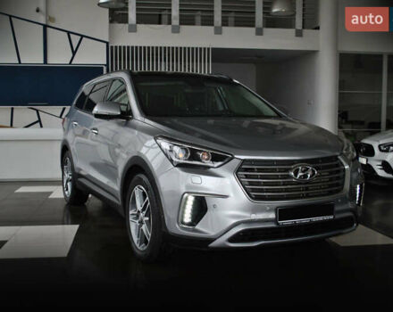 Серый Хендай Гранд Санта Фе, объемом двигателя 2.2 л и пробегом 119 тыс. км за 25900 $, фото 3 на Automoto.ua
