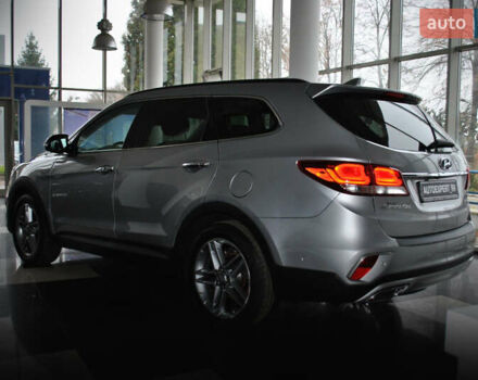 Серый Хендай Гранд Санта Фе, объемом двигателя 2.2 л и пробегом 119 тыс. км за 25900 $, фото 11 на Automoto.ua