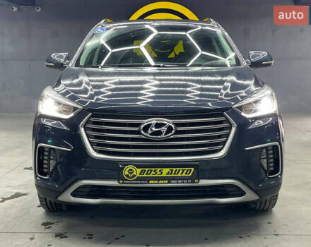 Серый Хендай Гранд Санта Фе, объемом двигателя 2.2 л и пробегом 120 тыс. км за 31000 $, фото 1 на Automoto.ua