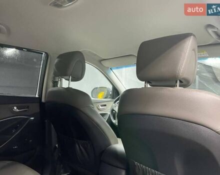 Серый Хендай Гранд Санта Фе, объемом двигателя 2.2 л и пробегом 120 тыс. км за 31000 $, фото 12 на Automoto.ua