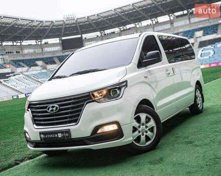 Белый Хендай Гранд Старекс, объемом двигателя 2.5 л и пробегом 65 тыс. км за 28500 $, фото 7 на Automoto.ua