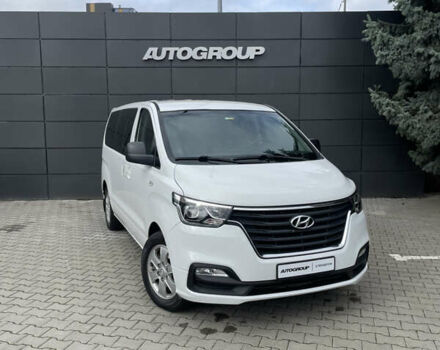 Белый Хендай Гранд Старекс, объемом двигателя 2.5 л и пробегом 70 тыс. км за 31500 $, фото 1 на Automoto.ua