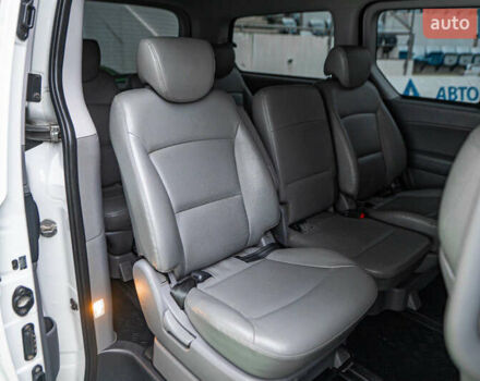 Белый Хендай Гранд Старекс, объемом двигателя 2.5 л и пробегом 65 тыс. км за 28500 $, фото 37 на Automoto.ua