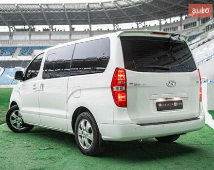 Белый Хендай Гранд Старекс, объемом двигателя 2.5 л и пробегом 65 тыс. км за 28500 $, фото 12 на Automoto.ua