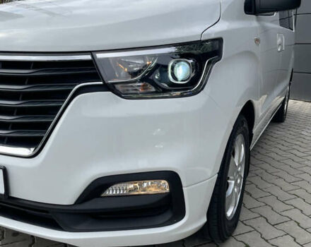 Белый Хендай Гранд Старекс, объемом двигателя 2.5 л и пробегом 70 тыс. км за 31500 $, фото 6 на Automoto.ua