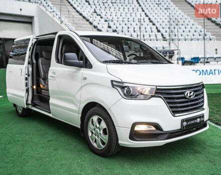 Белый Хендай Гранд Старекс, объемом двигателя 2.5 л и пробегом 65 тыс. км за 28500 $, фото 5 на Automoto.ua