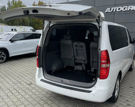 Белый Хендай Гранд Старекс, объемом двигателя 2.5 л и пробегом 70 тыс. км за 31500 $, фото 30 на Automoto.ua