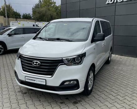 Белый Хендай Гранд Старекс, объемом двигателя 2.5 л и пробегом 70 тыс. км за 31500 $, фото 4 на Automoto.ua