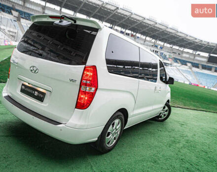 Белый Хендай Гранд Старекс, объемом двигателя 2.5 л и пробегом 65 тыс. км за 28500 $, фото 18 на Automoto.ua