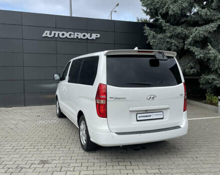 Белый Хендай Гранд Старекс, объемом двигателя 2.5 л и пробегом 70 тыс. км за 31500 $, фото 24 на Automoto.ua